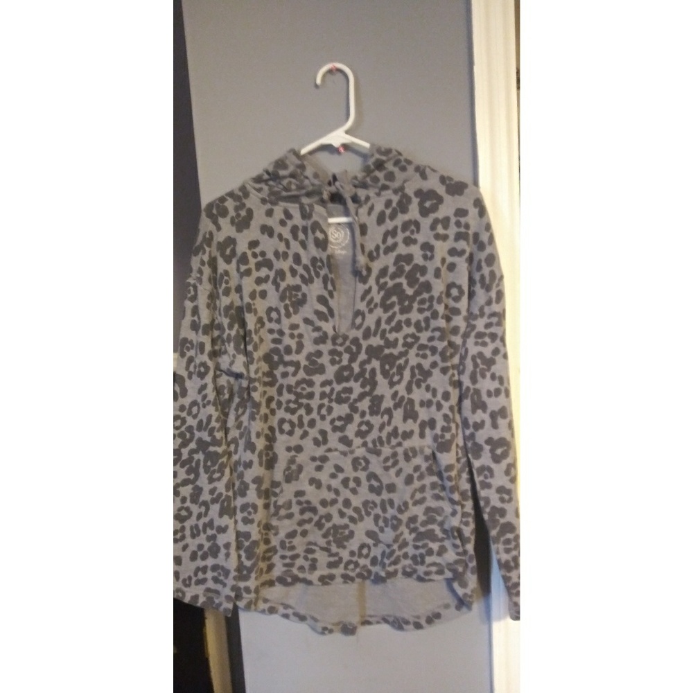 Grey cheetah sweatshirt